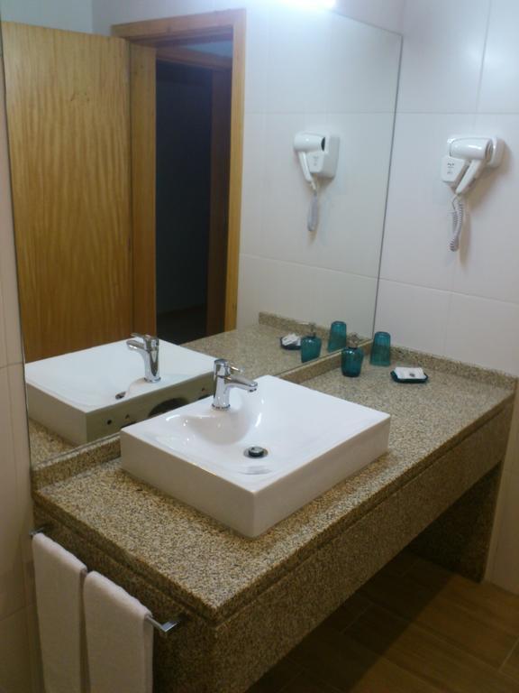 Hotel Lagoa Azul Do Geres Rum bild